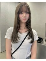 オーセン(Authen.)&nbsp;オリーブベージュ　顔まわりレイヤー