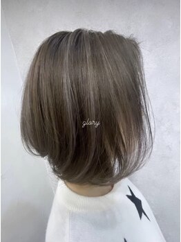 暗い印象や赤みが気になる方へ。脱白髪染めができる話題の白髪ぼかしハイライトが得意です◇