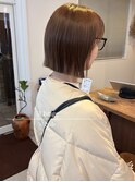春の明るめベージュカラー×切りっぱなしボブ