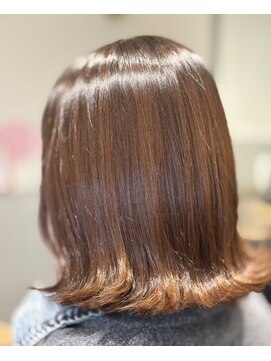 アンジー(Angee) 外ハネしやすいカットで、毎朝のスタイリングも簡単