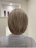 【岡町/ハイトーンボブ】ホワイトベージュ