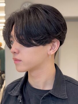 リップス 栄(LIPPS) 前下がりセンターパートメンズマッシュニュアンスパーマ