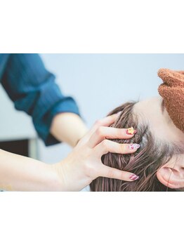 ◆【カット+極上ヘッドスパ￥5300】頭皮環境を整え、日々の疲れを癒す極上SPA◎至福のリラックスタイムを♪