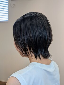 ウィスカーヘアー(whisker hair) フェザーウルフショート