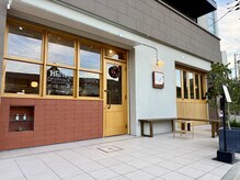 路面店ならではの抜け感のある気持ちの良いお店です（ショート）