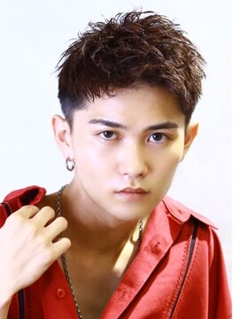 コンフィデンス 新宿3rd(confidence) アップバングショートツーブロック刈り上げビジネススーツ