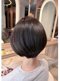 ショートボブ