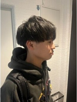 Men's LOOPA【メンズルーパ】三宮/元町/メンズパーマ/曲がる縮毛矯正/眉毛カットの写真/【男性の魅力を引き出すメンズ特化店】自然なストレートから毛流れパーマまで理想のフォルムを実現◎