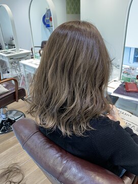 ミリア 茅ヶ崎店(Mirea) イルミナカラー×ハイライトグラデーション