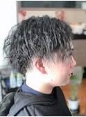 【ハードツイストパーマ×センターパート】