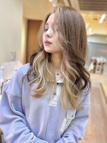 ディア(.eer)&nbsp;.eer/傷ませないのに明るくできるブリーチ/フェイスフレーミング