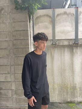 ウェルネス(Wellness) スキンフェード、サイドパート、センターパート、韓国マッシュ2