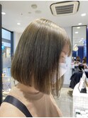 ハイトーンオリーブベージュカラー切りっぱなしボブ