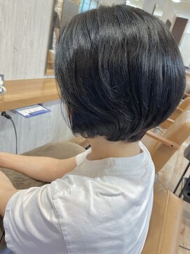 ヴィサージュクルー(VISAGE crew) くせ毛がおさまるショートデザイン!