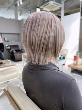 モリオフロムロンドン 大宮店(morio from London) 【ハッシュカット×ミルクティーグレージュ】