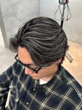 メンズハイライトで大人で色気のあるヘアスタイルが人気！[八王子/ハイライト/メンズ/メンズパーマ/眉毛]