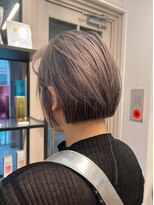 ロマリア ヒルズ 表参道 原宿(Lomalia HILLS)&nbsp;LomaliaHILLSダブルカラーケアブリーチグレージュボブ