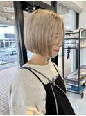 ミニボブ×ブロンド