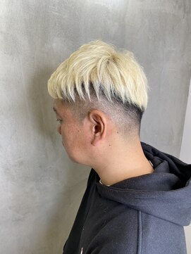 アンダーバーホワイトモデ 河内長野(_WHITE mode) ☆ ブロンドフェードカット