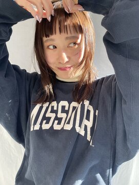 ディッセンバー 渋谷(December) 【December】レイヤー×オン眉が可愛いストレートミディ