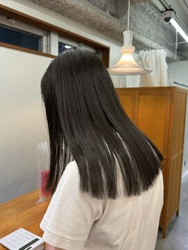 ニール 名古屋 伏見 丸の内(NEELU) 【Neeluscuro_take】ぱつっとオリーブグレージュ