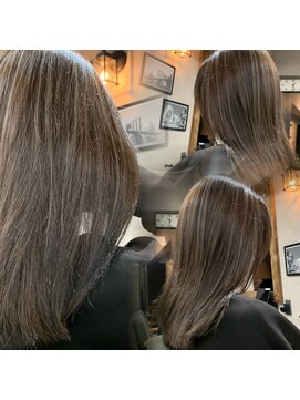 グランルッソ 岡山駅前(GRAN LUSSO) ハイライト/上品に見える大人グレージュ