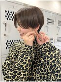 武蔵小杉くびれショート前下がりボブベージュカラー20代30代40代