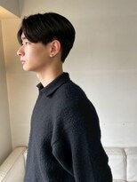 タヴィ(Tavi)&nbsp;メンズの刈り上げセンターパート/メンズカット/メンズスタイル