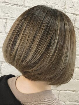 グレープバイン 辻堂(GRAPEVINES) 大人かわいいハイライトカラーボブ