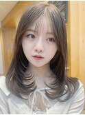 顔周りカットミディアムレイヤーハッシュカットシースルーバング