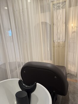 ルフカ(Lufca)の写真/周りを気にせず過ごせる半個室空間