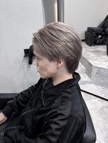 アイヴィ 北千住(AYVY) ホワイトシルバーカラー