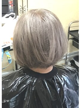 サムブリッジ(SOMEBRIDGE) 【SOMEBRIDGE 亀有】プラチナブロンド