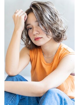 ケイト(kate) kate大宮 シルバーベージュ×無造作