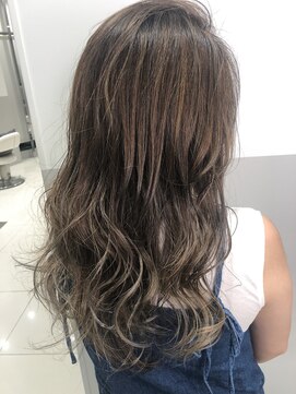 ウル(uLu.) 【透明感】ベージュグラデーションカラー☆