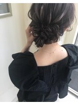 ニド(2do)&nbsp;結婚式お呼ばれシニオンアレンジ