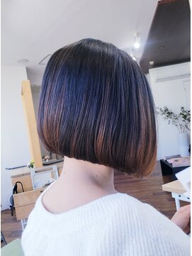 ミリ 国分寺(Mili) 前下がりレイヤーボブ