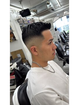 チルチェア 中野店(CHILL CHAIR) フェザーアップスキンフェード