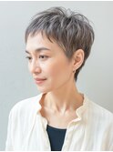 【白髪ぼかしバズカット】シルバーグレージュ×ミニレイヤー
