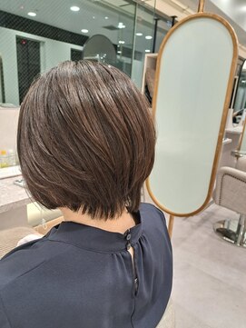 アイコニックナゴヤ(AIconic nagoya) ツヤのベージュカラー　by木村奈未