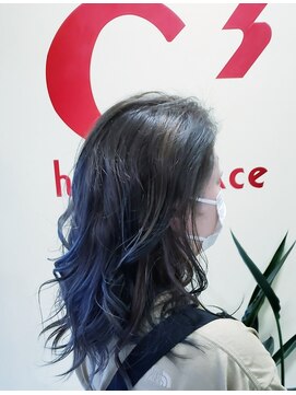 ヘアー スペース シーキューブ(C3) 毛先のブルーがポイント！ミディアムレイヤー
