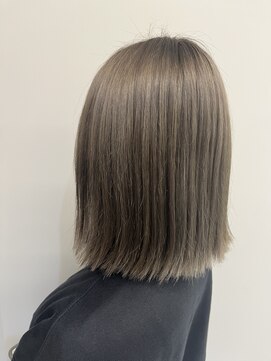 ヘアーアンドビューティーザ エフ(Hair Beauty the F) *ミルクティーグレージュ_切りっぱなしボブ_外ハネ_m7