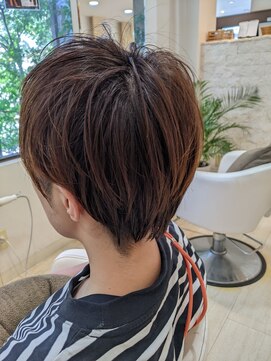 ベルフェミンアプレ(Belle femin Apres) ハンサムショート 大人ボブ 顔周りカット 30代 ダークブラウン