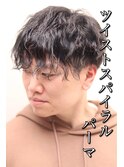 ツーブロックツイストスパイラルパーマメンズパーマ刈り上げ