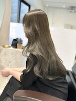 ルル(loulou)&nbsp;loulou ブリーチなしオリーブベージュ柔らかレイヤー 天神南薬院