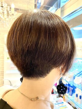 クオリス 赤塚店(QUALIS) 20代30代大人カッコイイ/刈り上げ/襟足すっきり/ショートボブ