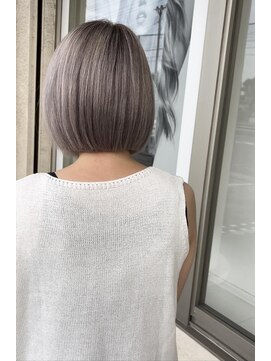 デュールイースト(Duul East) 切りっぱなしボブ