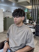 ルィーズ(Lui:z) ハードツイストスパイラル×ホワイトハイライトカラー