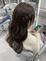 【新宿駅/新宿三丁目/ヘアセット/ねじりハーフツイン】