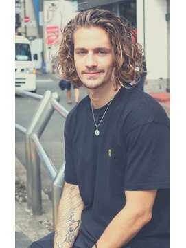 ジジバイワースホワイル(jiji by WORTH WHILE) フェザーショートサーフカールフェザーパーマシャドウパーマ